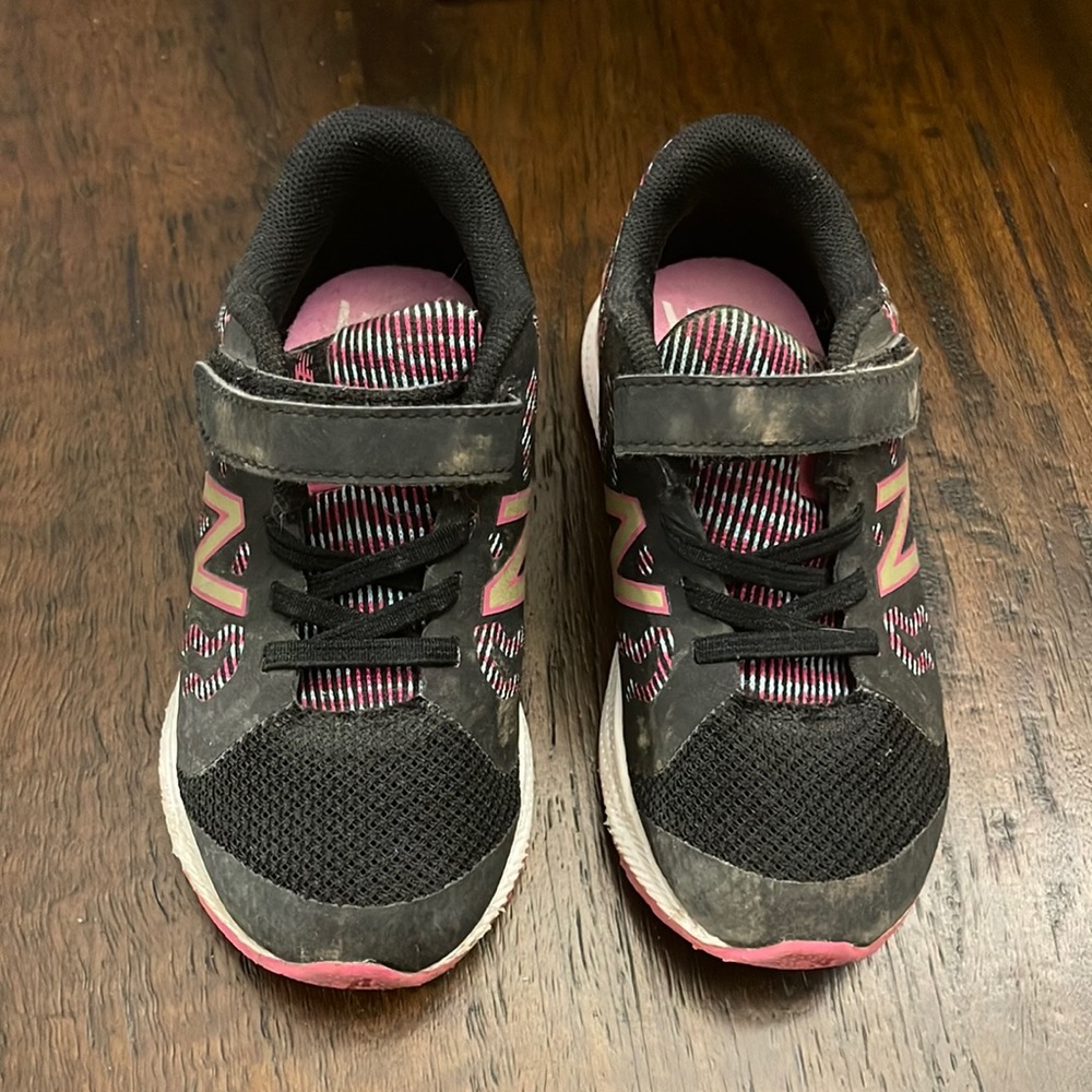 New Balance 519V2 Sneakers
